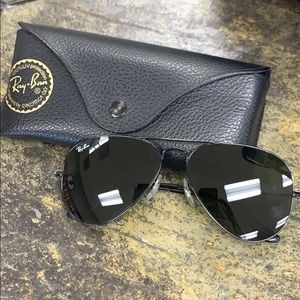 Ray-Ban Aviator Classic sunglasses in Gunmetal